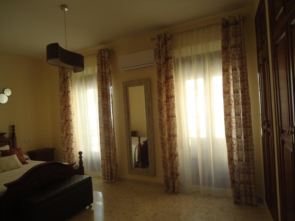Apartamentos Acevedo Centro Ronda Eksteriør billede